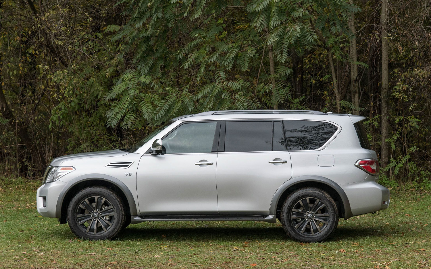 Comparison Nissan Armada Platinum 2020 vs Acura MDX 2021